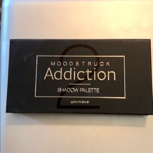 Younique #2shadow palette